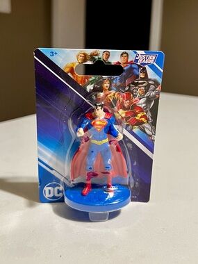 DC Superman Mini Collectible Figure